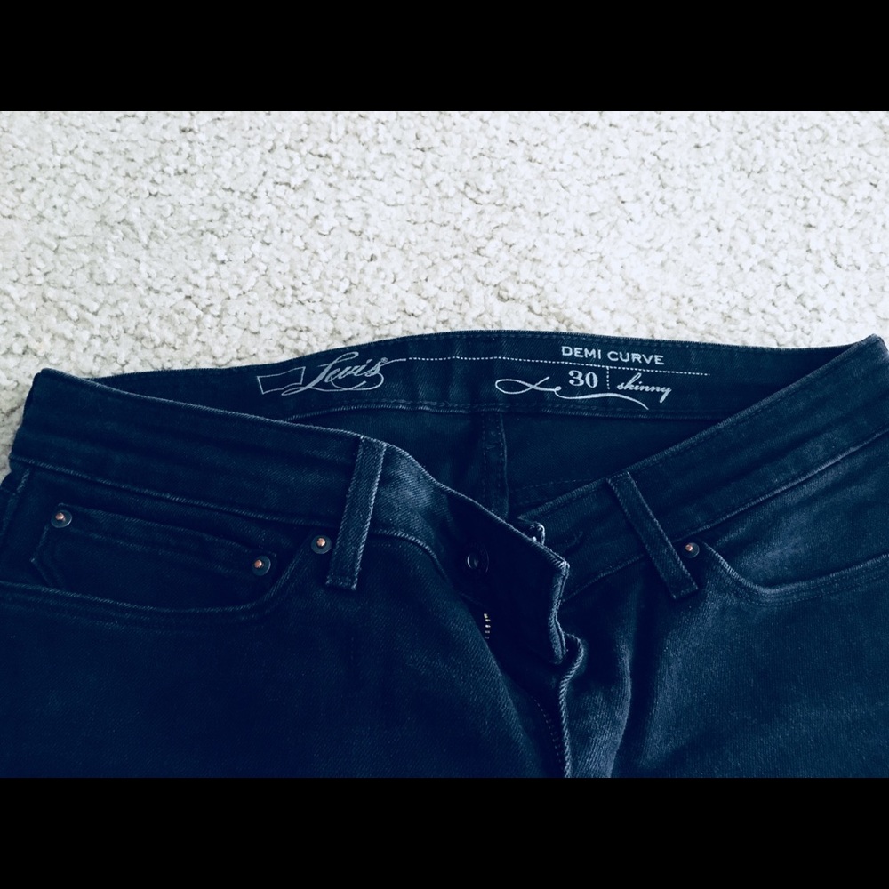 !LEVI s Demi Curve Skinny BLACK!